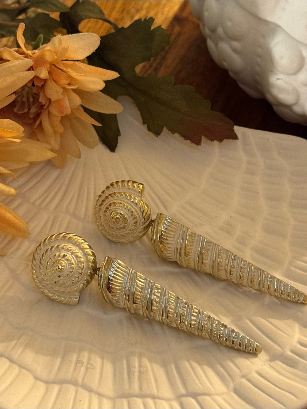 Gold Spiral Shell Drop Vintage Earrings - Picture 15 of 16